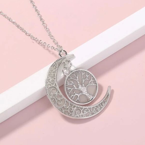 Silver Moon Neckalce Glow in the Dark - Picture 2 of 3